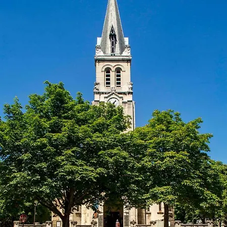 Veeve - Saint Lambert Trinkets Lejlighed